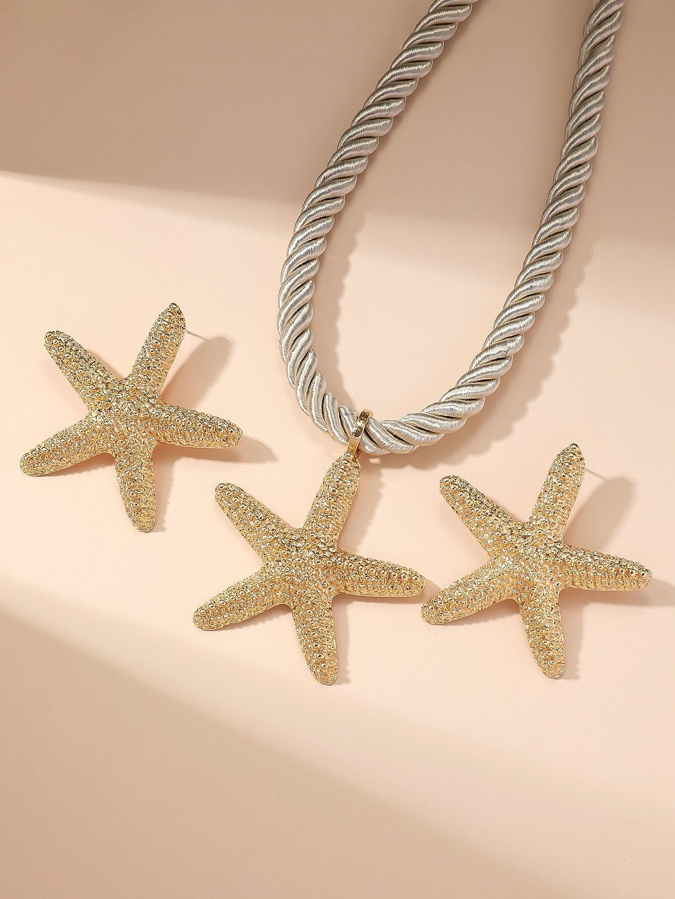 1 set of 3 pieces simple fashion starfish pendant necklace marine style exaggerated earrings 1 set of 3 pieces simple fashion starfish pendant necklace marine style exaggerated earrings