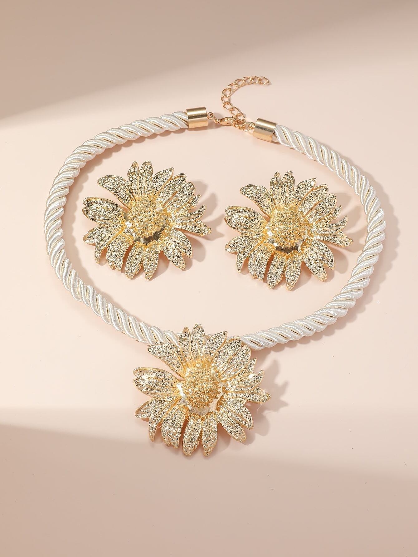 1 set of 3 pieces simple fashion starfish pendant necklace marine style exaggerated earrings 1 set of 3 pieces simple fashion starfish pendant necklace marine style exaggerated earrings