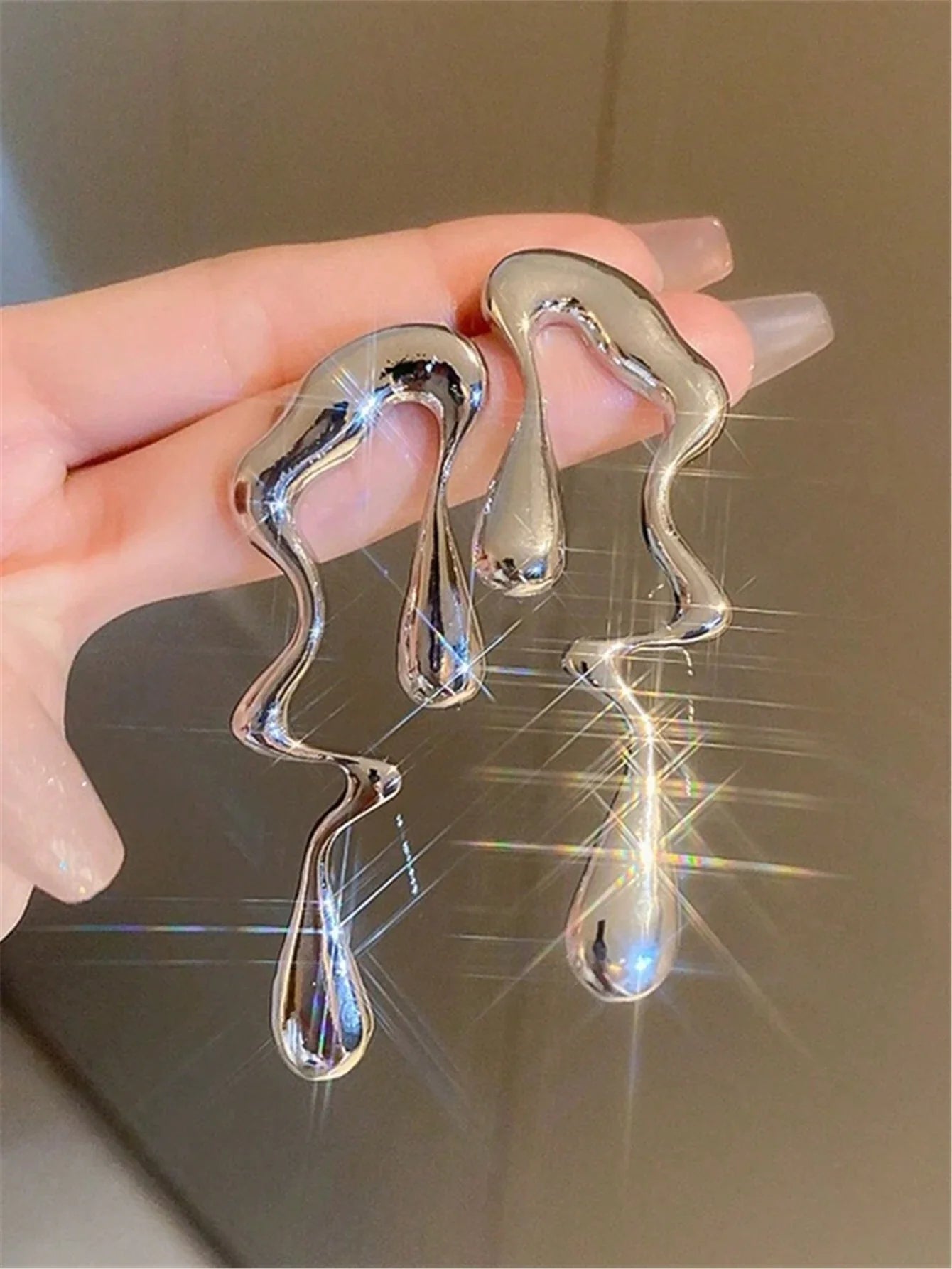 1pair European And American Exaggerated Asymmetric Asymmetrical Music Note Earrings 1pair European And American Exaggerated Asymmetric Asymmetrical Music Note Earrings