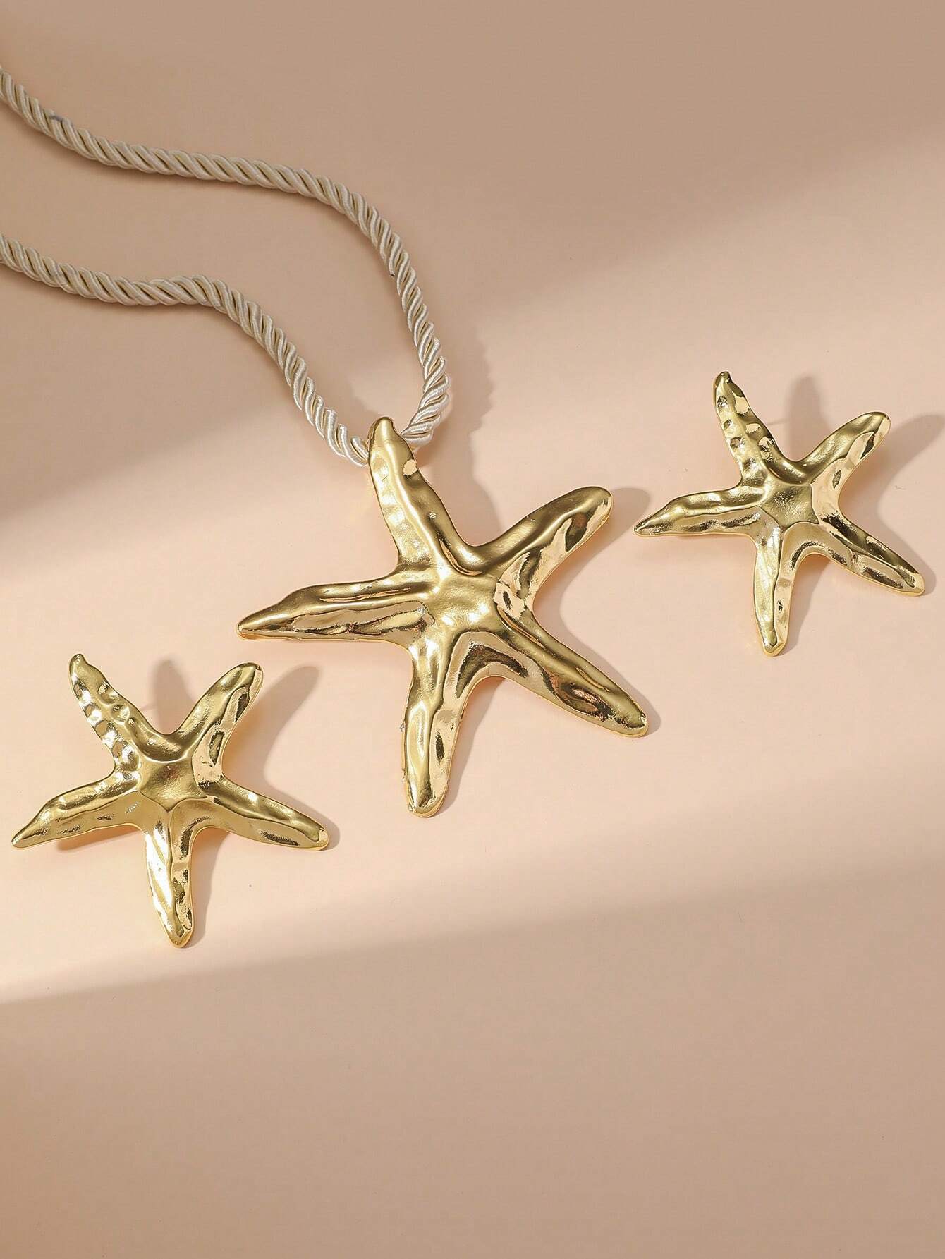 1 set of 3 pieces simple fashion starfish pendant necklace marine style exaggerated earrings 1 set of 3 pieces simple fashion starfish pendant necklace marine style exaggerated earrings