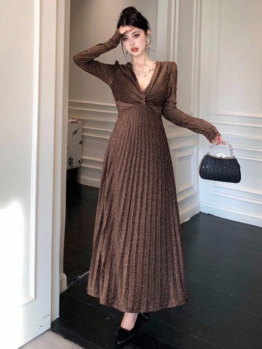 DAZY Elegant V-Neck Cinched Waist Luxury Party Dress