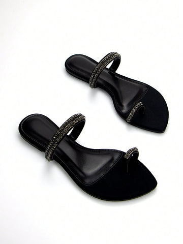 Fashionable Heart Shaped Toe Flat Toe Ring Sandals Fashionable Heart Shaped Toe Flat Toe Ring Sandals