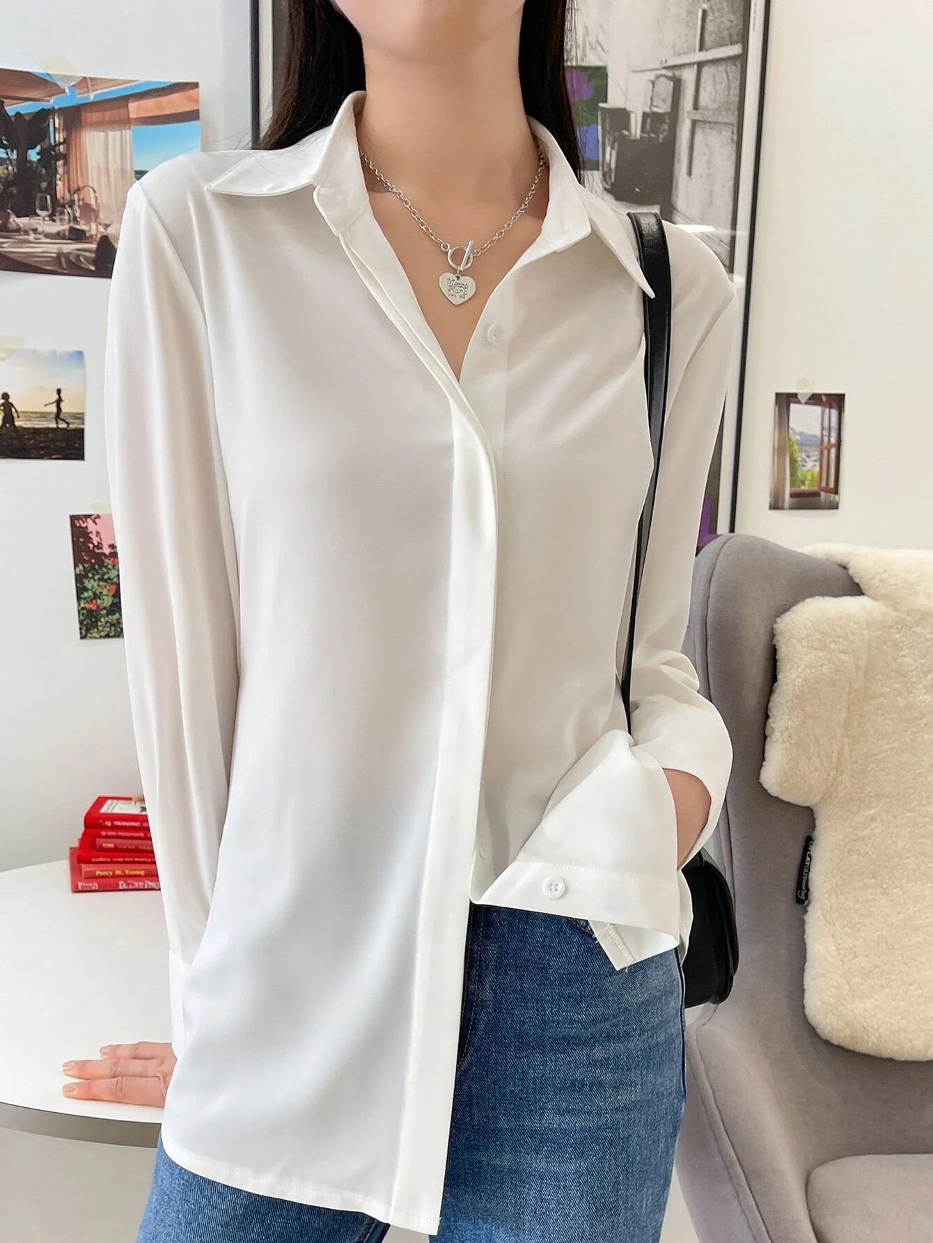 DAZY Solid Curved Hem Shirt