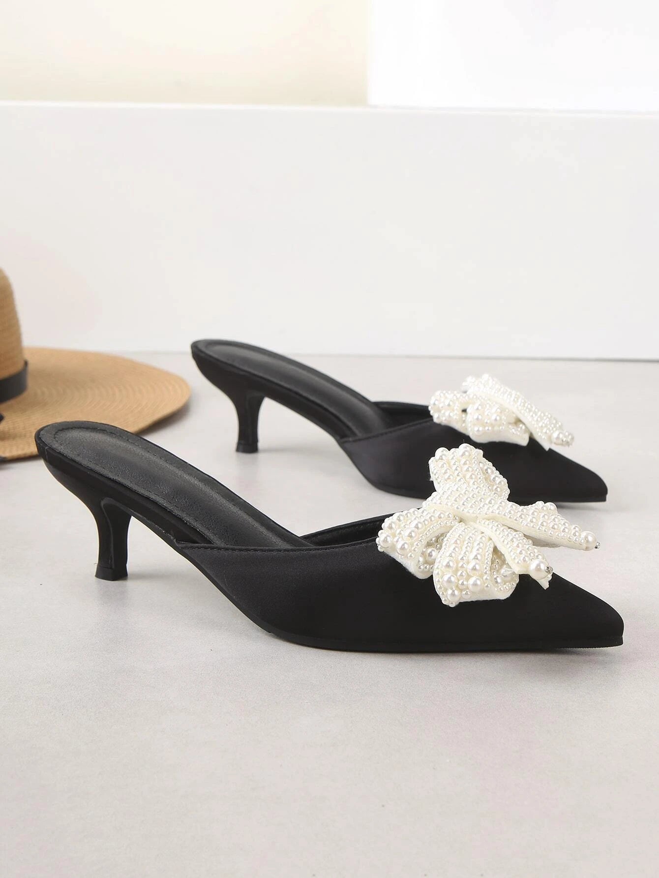 Bow Decor Point Toe Mule Pumps