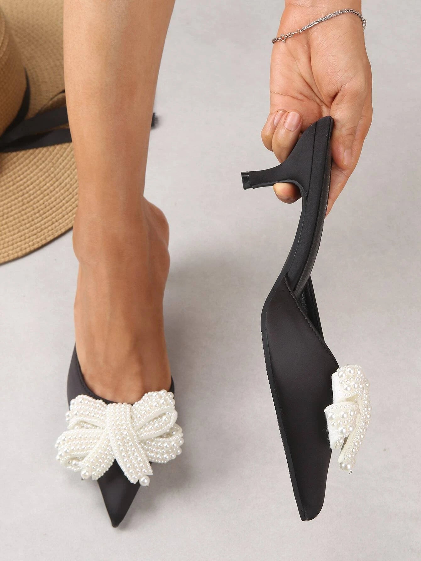 Bow Decor Point Toe Mule Pumps