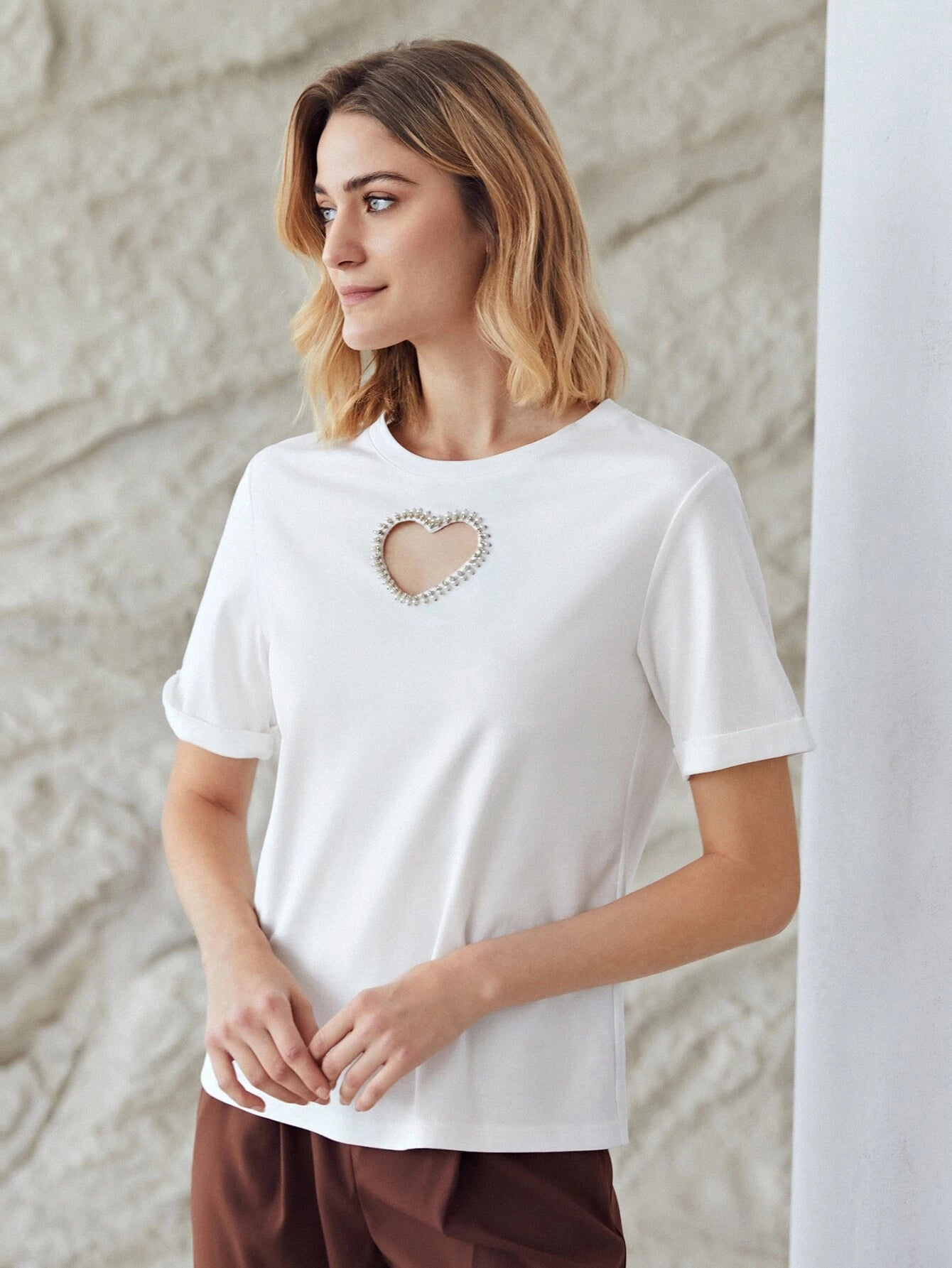 MOTF PREMIUM HEART HOLLOW OUT T-SHIRT