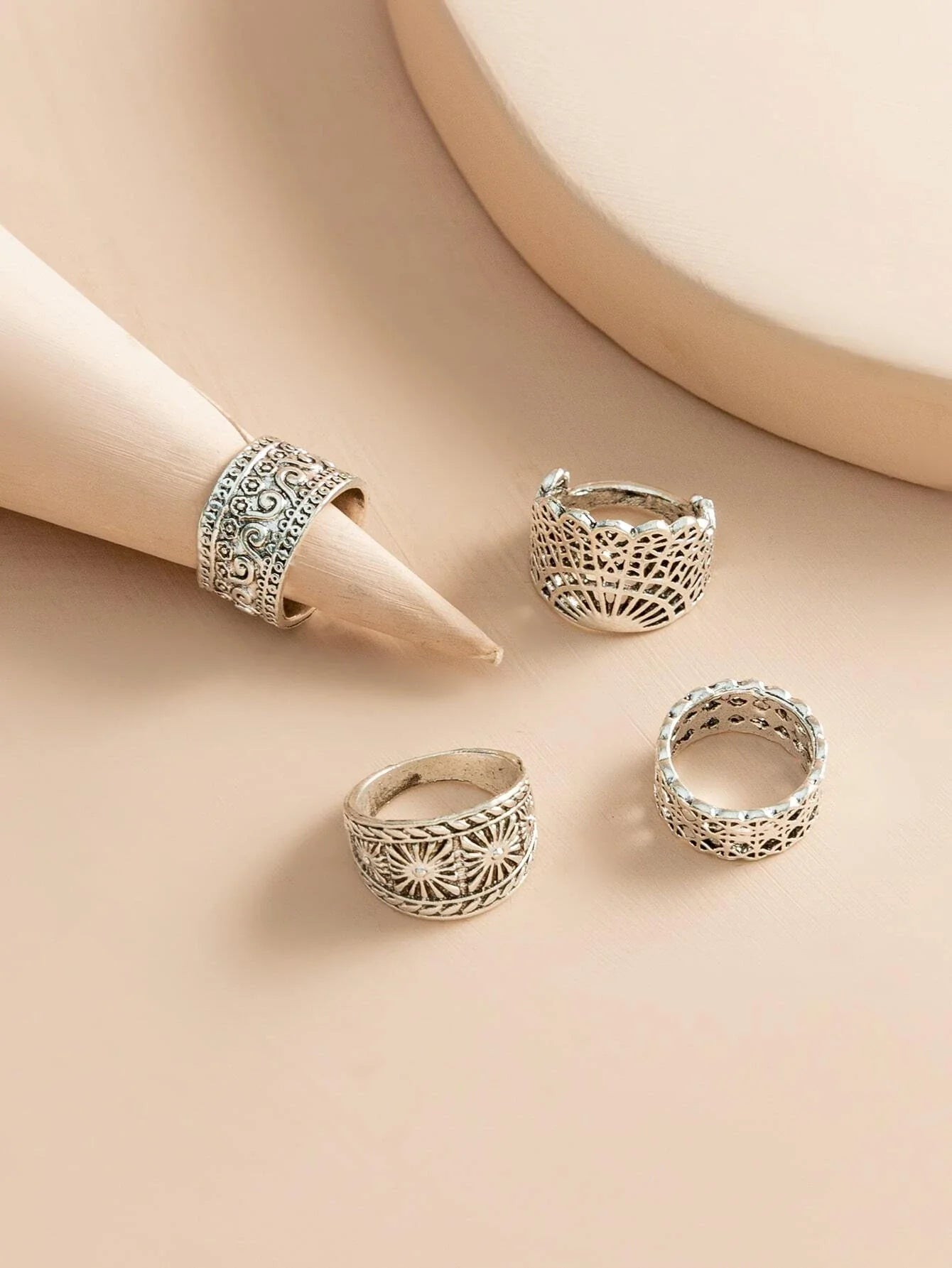 4pcs/set Textured Metal Ring