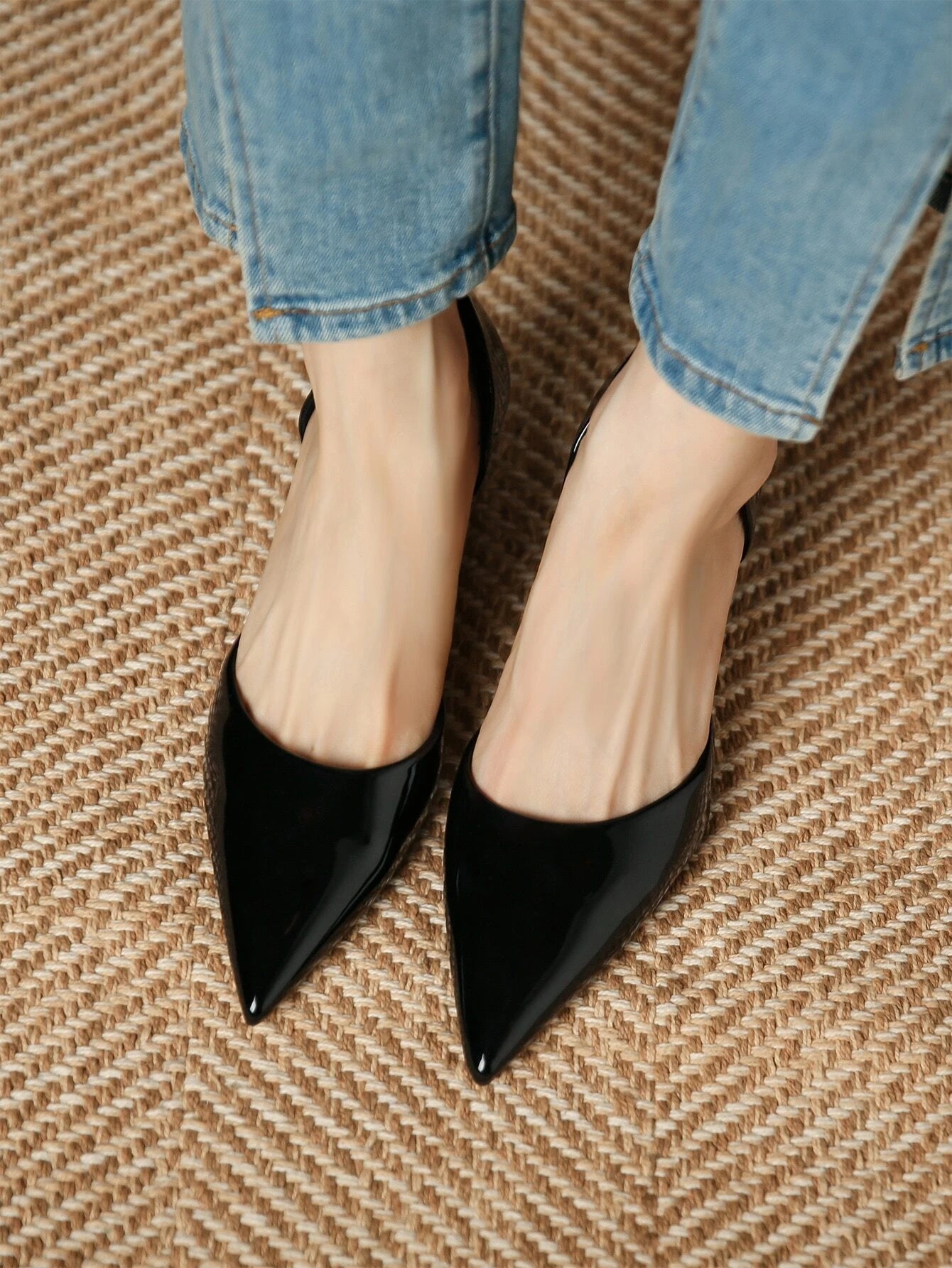 Women Point Toe Pyramid Heeled Court Pumps