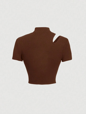 MOD Cut Out Mock Neck Tee