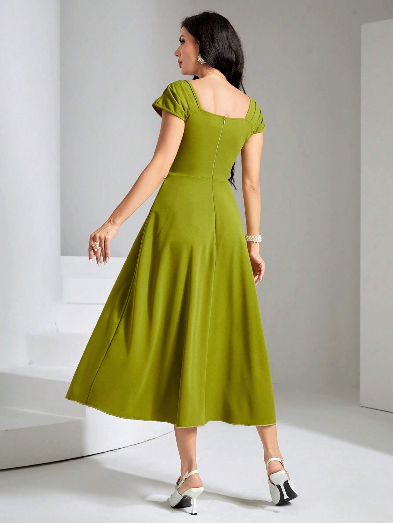 Mulvari Solid Square Neck A-line Dress