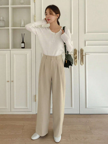 DAZY Plicated Detail Suit Pants