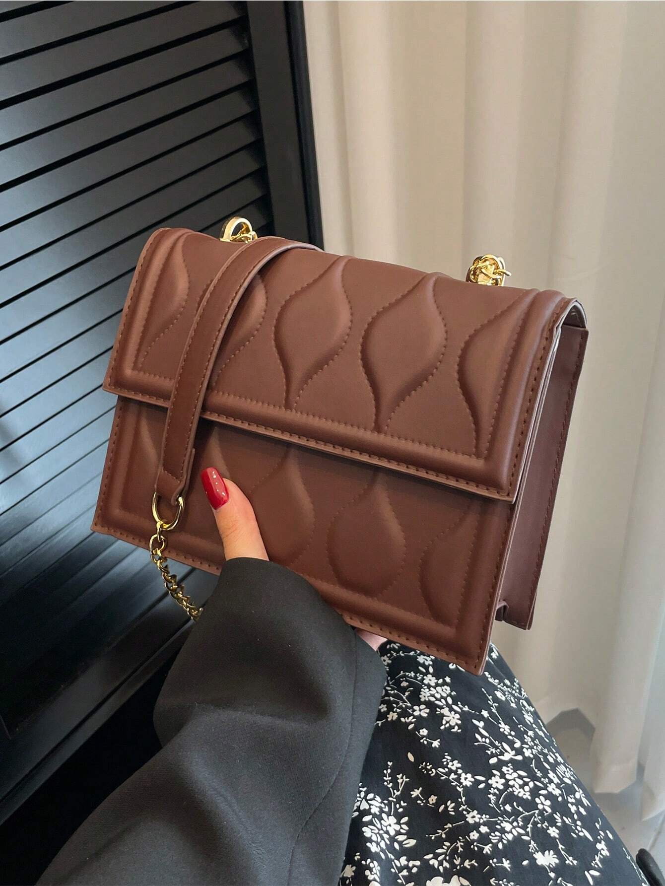 Fashionable New Arrival 3d Embossed Stereo Shoulder Bag With Large Capacity