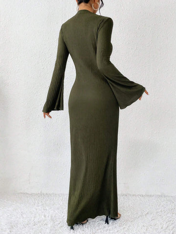 Raffinéa Solid Color Trumpet Sleeve Mermaid Dress