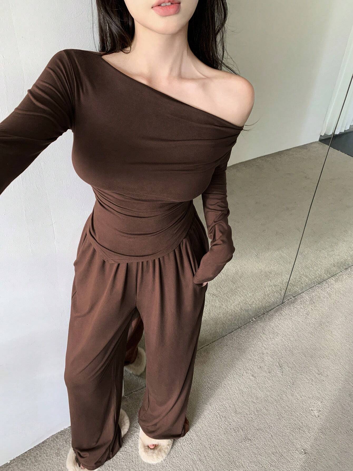 DAZY Women's Irregular Shoulder Ruched T-Shirt And Wide-Leg Pants Set