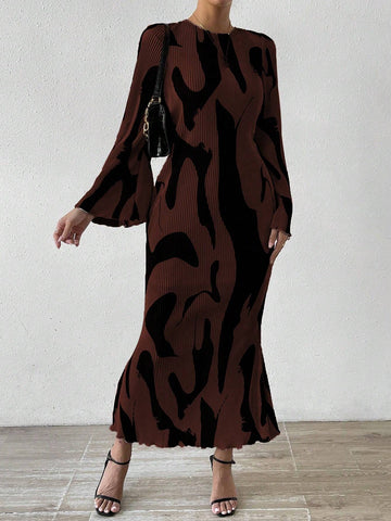 Priv� Allover Print Flounce Sleeve Mermaid Hem Dress