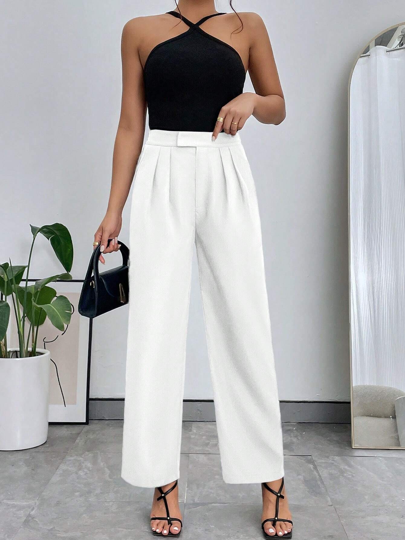 Priv� Solid Color Slant Pocket Trousers