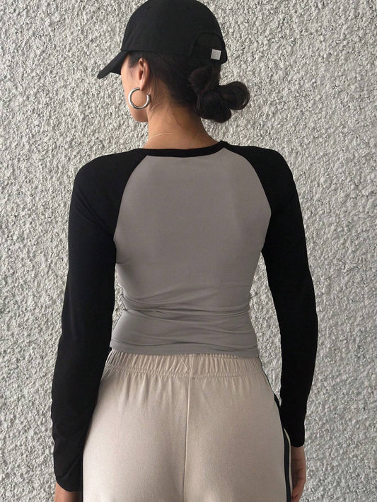 DAZY Color Block Raglan Sleeve Printed Slim Fit Long Sleeve Women's T-Shirt