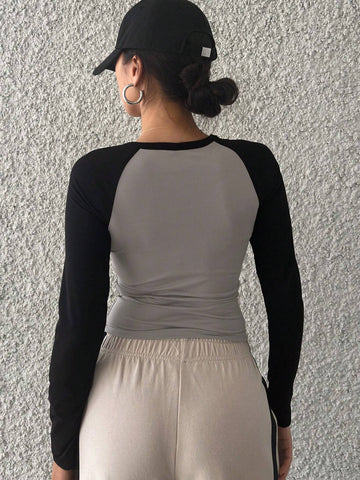 DAZY Color Block Raglan Sleeve Printed Slim Fit Long Sleeve Women's T-Shirt