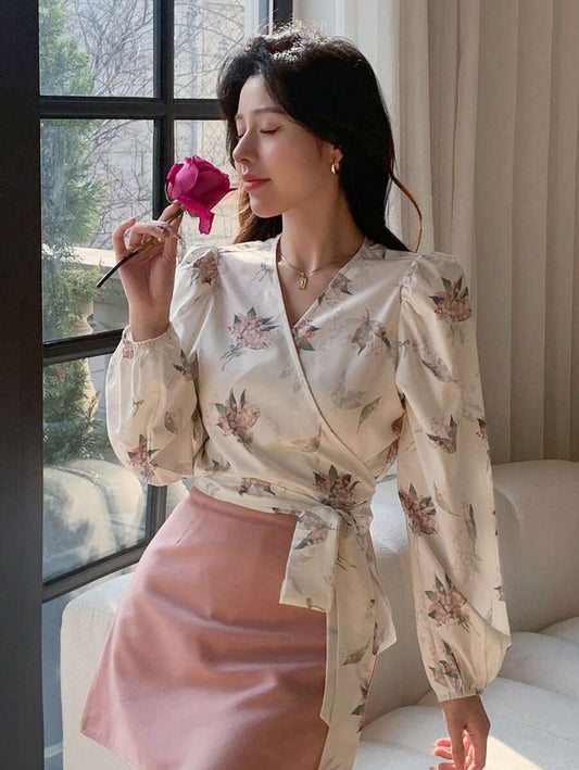 DAZY Floral Print V-Neck Wrap Tie Front Cropped Long Sleeve Shirt