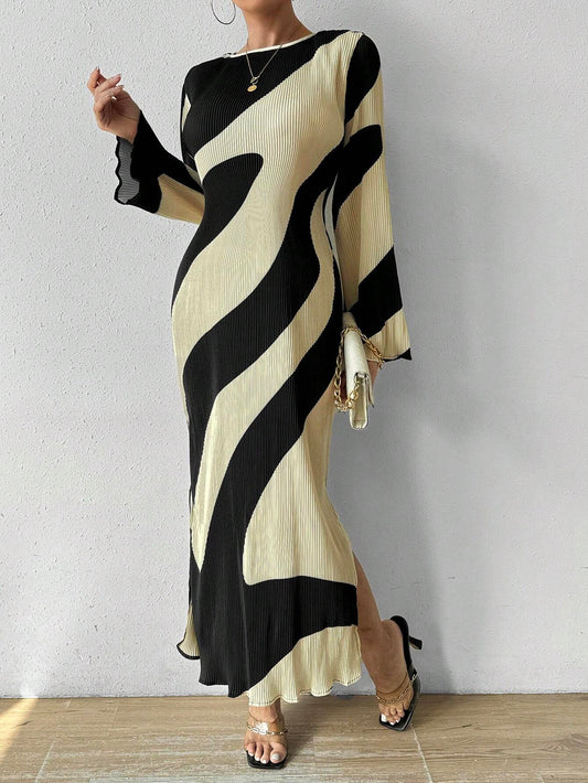 Raffin�a Women's Pattern Printed Bell Sleeve Dress Maxi