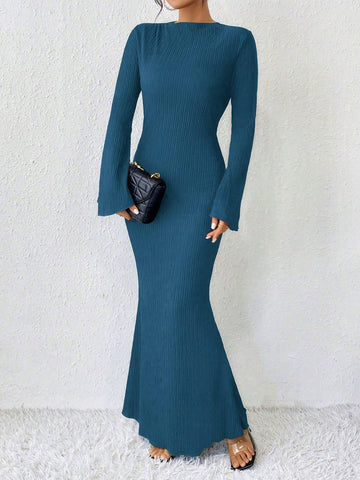 Raffinéa Solid Color Trumpet Sleeve Mermaid Dress