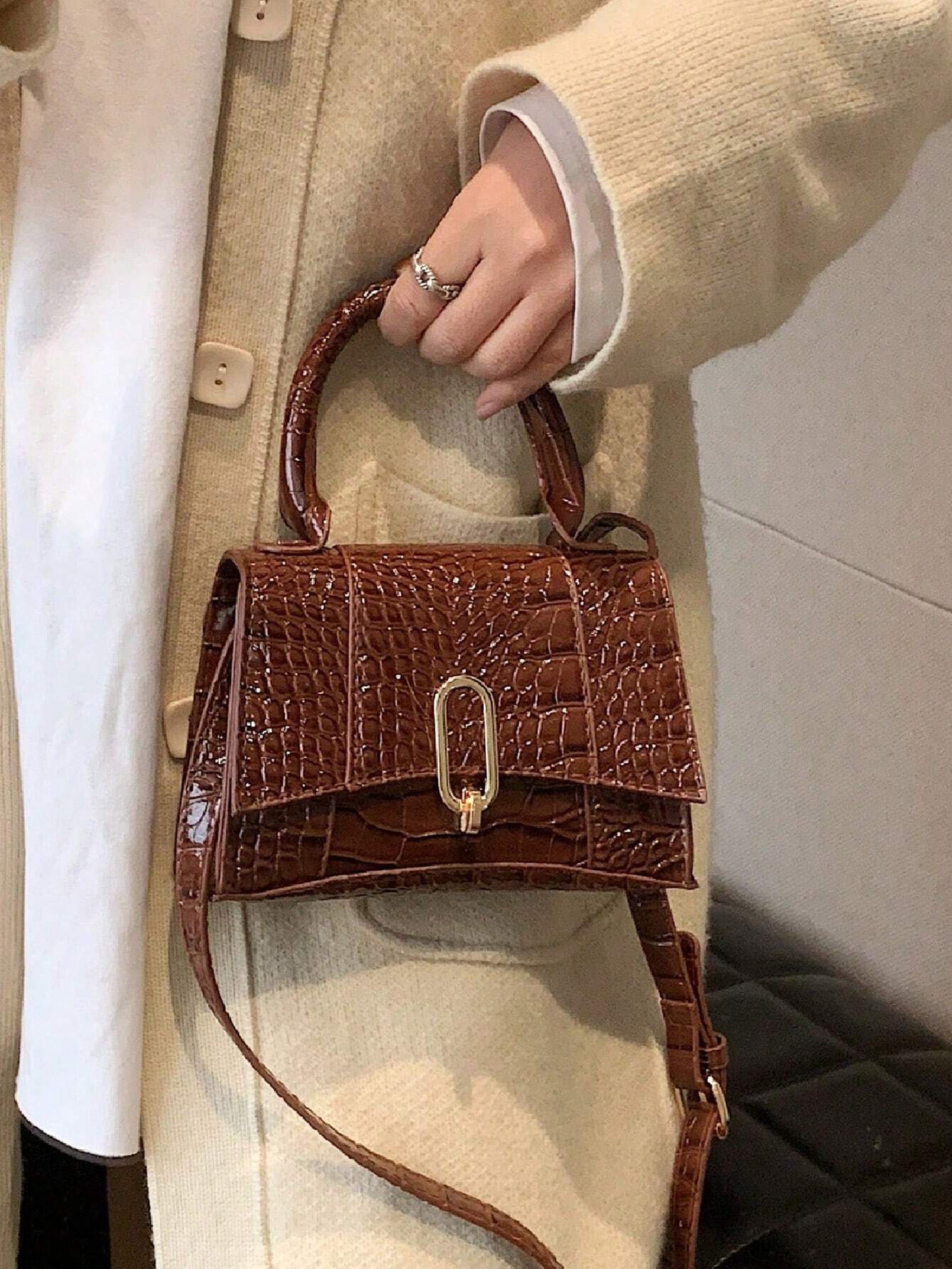 Lightweight,Business Casual Spring and summer fashion atmosphere goddess Fan bright face versatile hand-held shoulder diagonal across armpit commuter stone pattern mini lipstick mobile phone small square bag