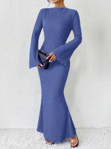 Raffinéa Solid Color Trumpet Sleeve Mermaid Dress
