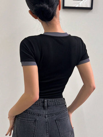 Women Asymmetric Contrast Trim Letter Graphic Short Sleeve T-Shirt