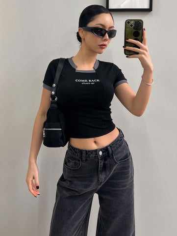 Women Asymmetric Contrast Trim Letter Graphic Short Sleeve T-Shirt