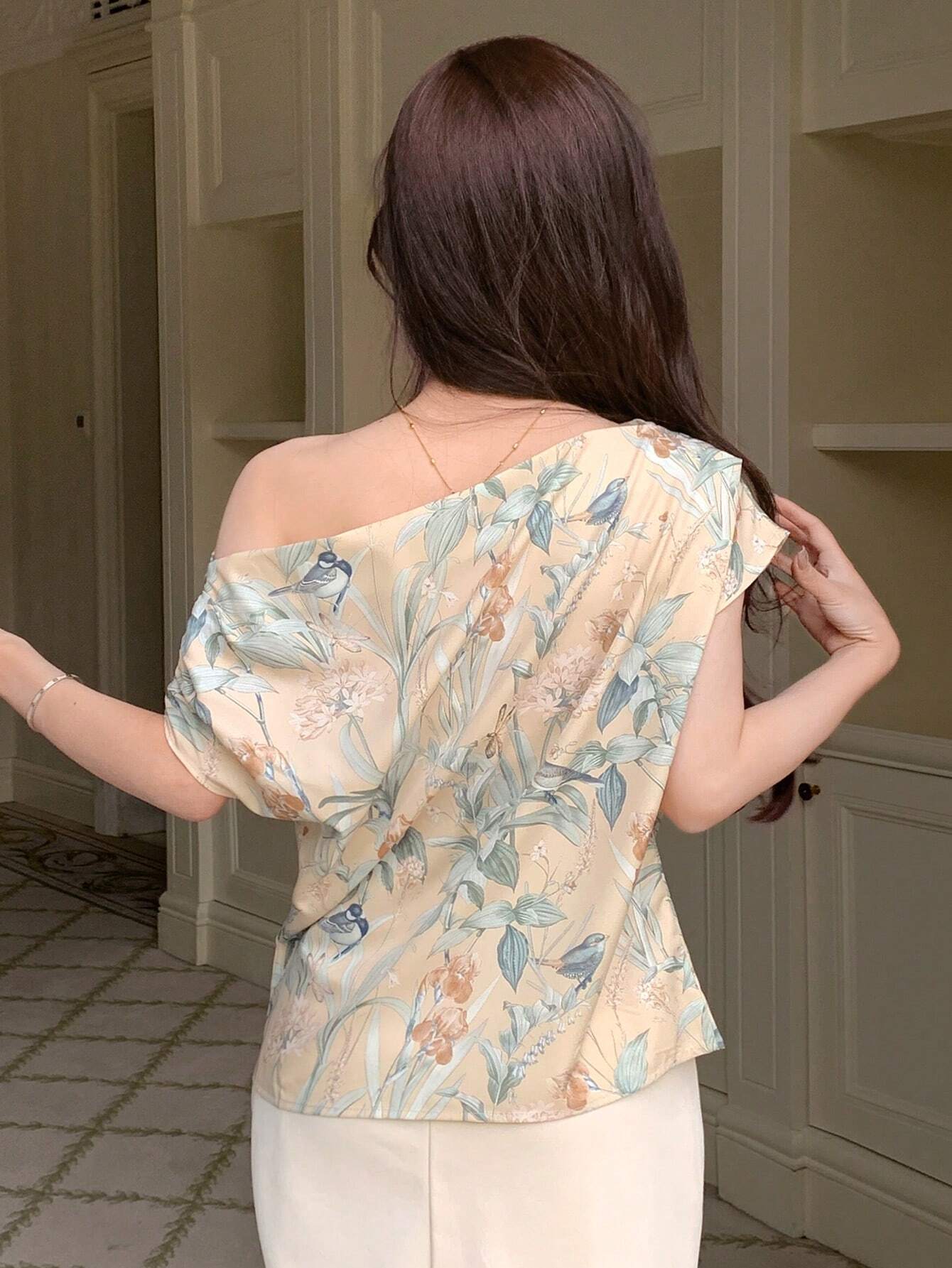 DAZY Women's Loose-Fit Blouse With All-Over Floral Print