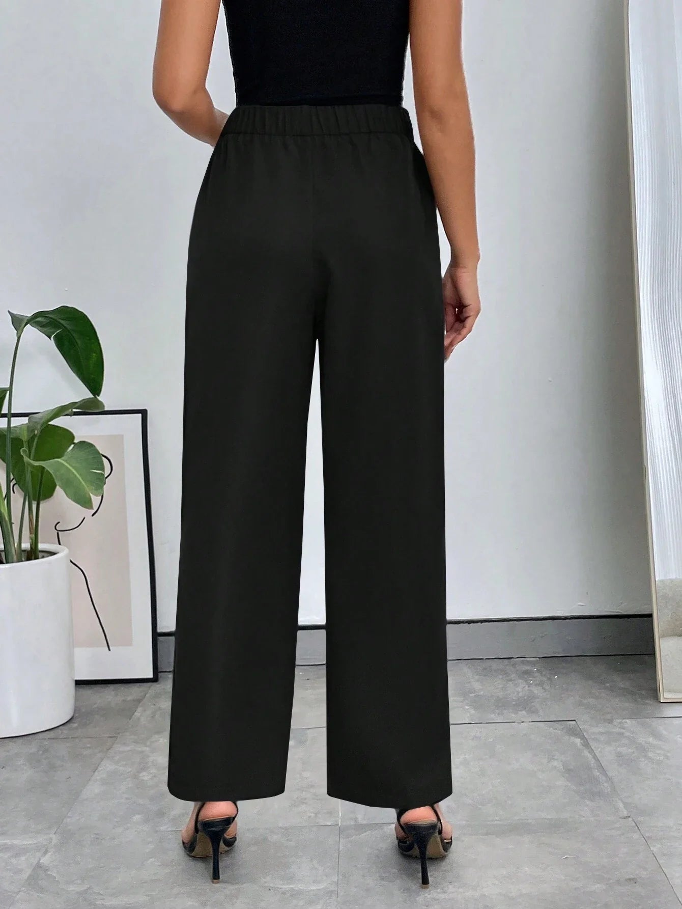 Priv� Solid Color Slant Pocket Trousers
