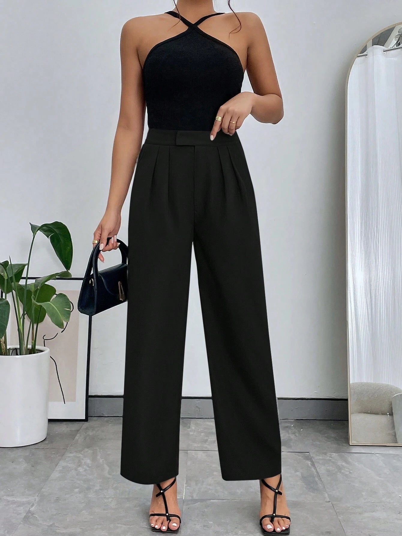 Privé Solid Color Slant Pocket Trousers