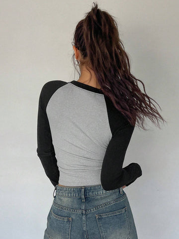 DAZY Color Block Raglan Sleeve Letter Print Round Neck Slim Fit Long Sleeve Women's T-Shirt
