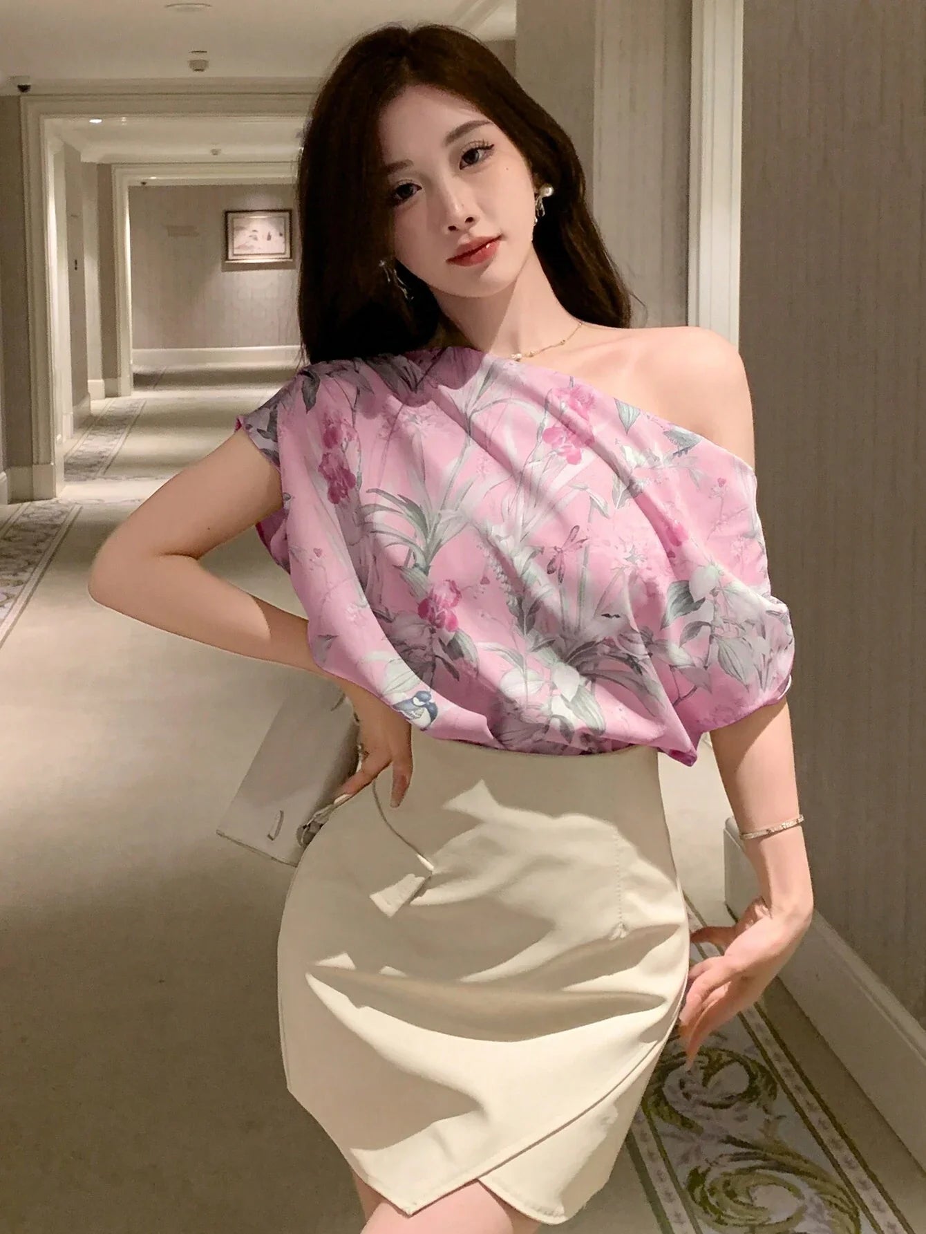 DAZY Women's Loose-Fit Blouse With All-Over Floral Print