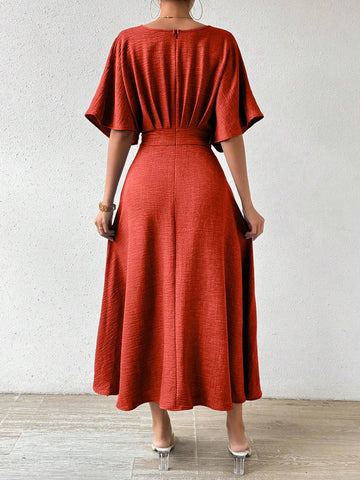 Priv� V-Neck Pleated Batwing Sleeve Dress