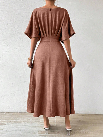 Priv� V-Neck Pleated Batwing Sleeve Dress