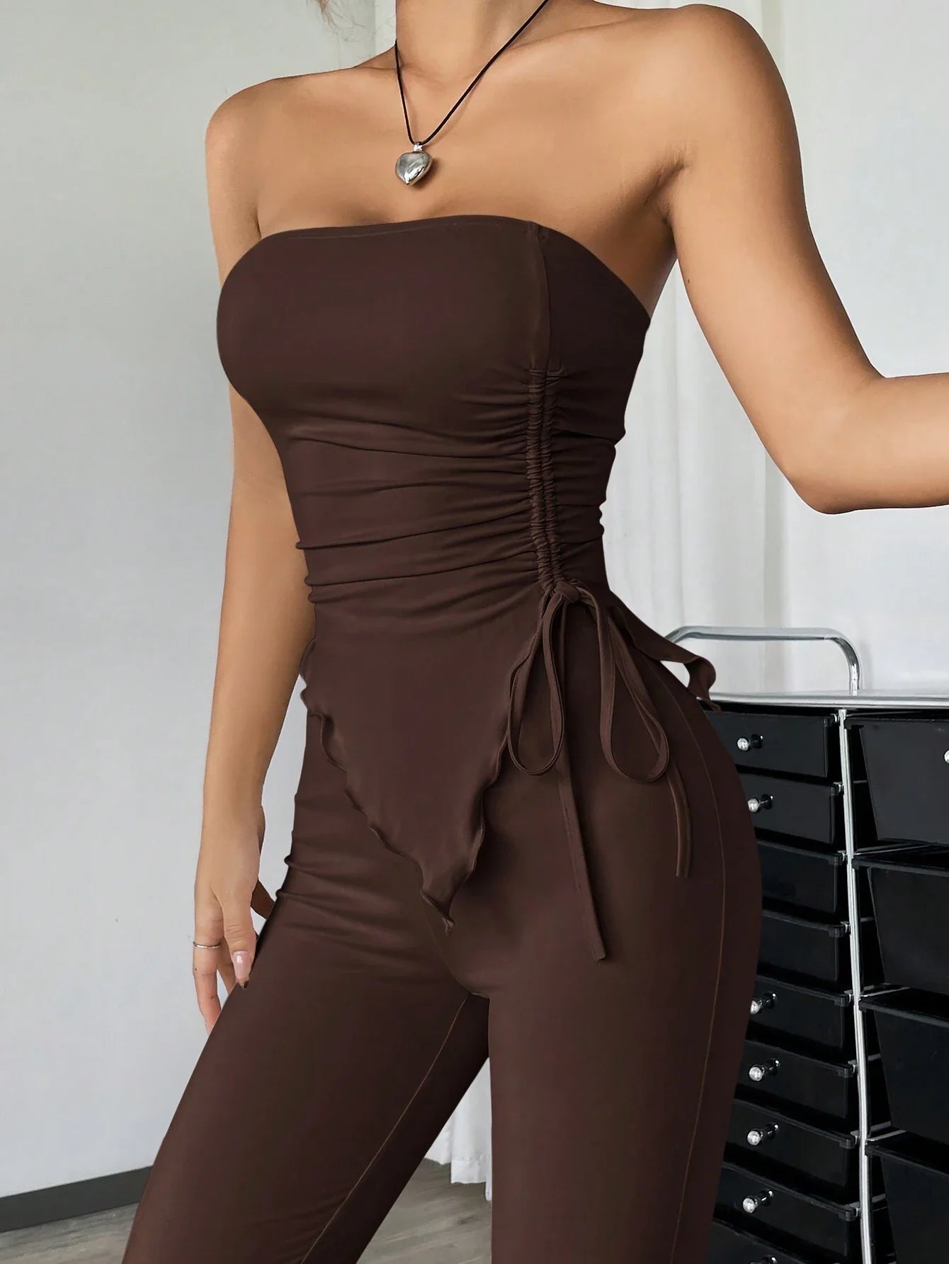 EZwear 2pcs Casual Solid Color Ruched Asymmetric Hem Tube Top And Flared Pants Set