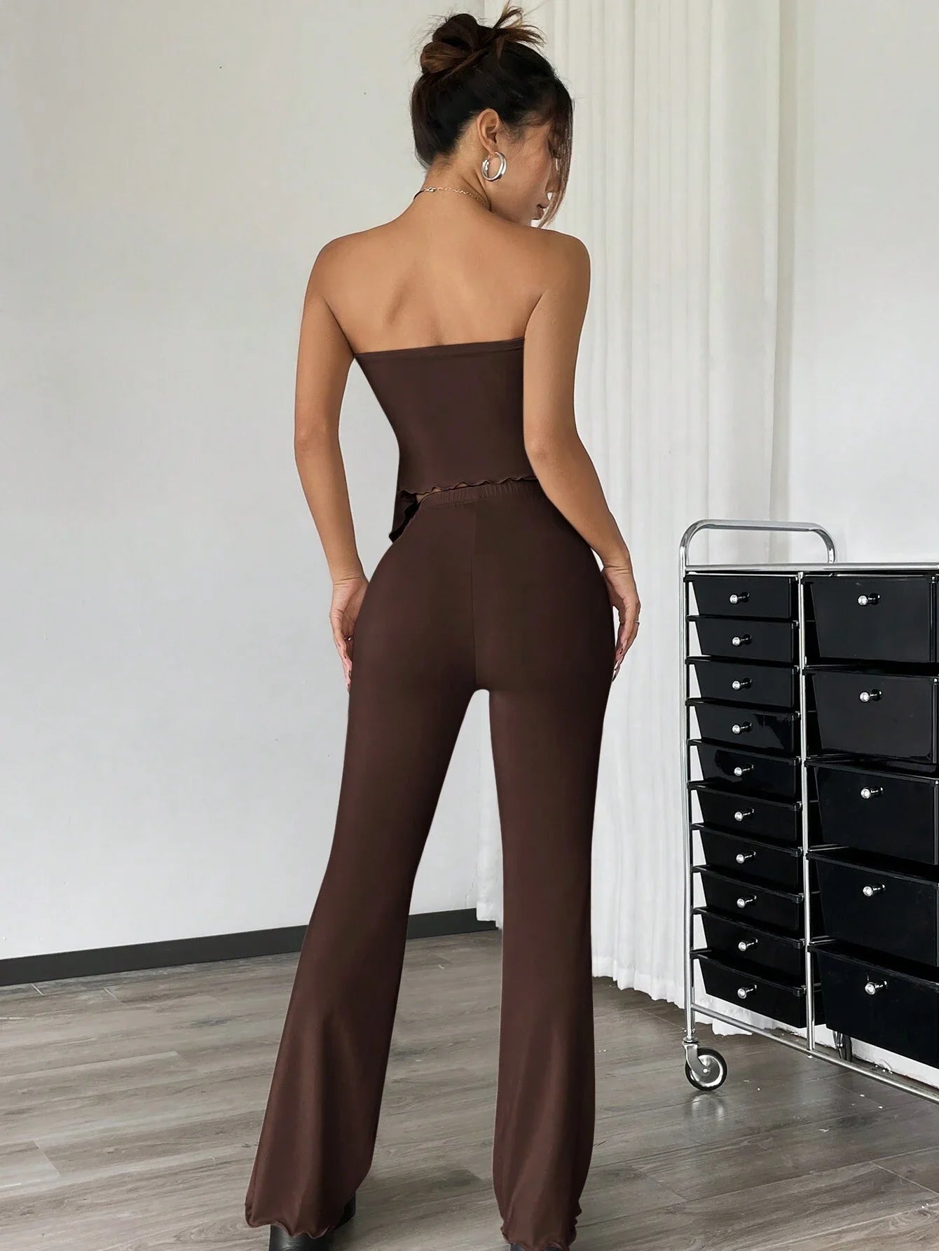EZwear 2pcs Casual Solid Color Ruched Asymmetric Hem Tube Top And Flared Pants Set