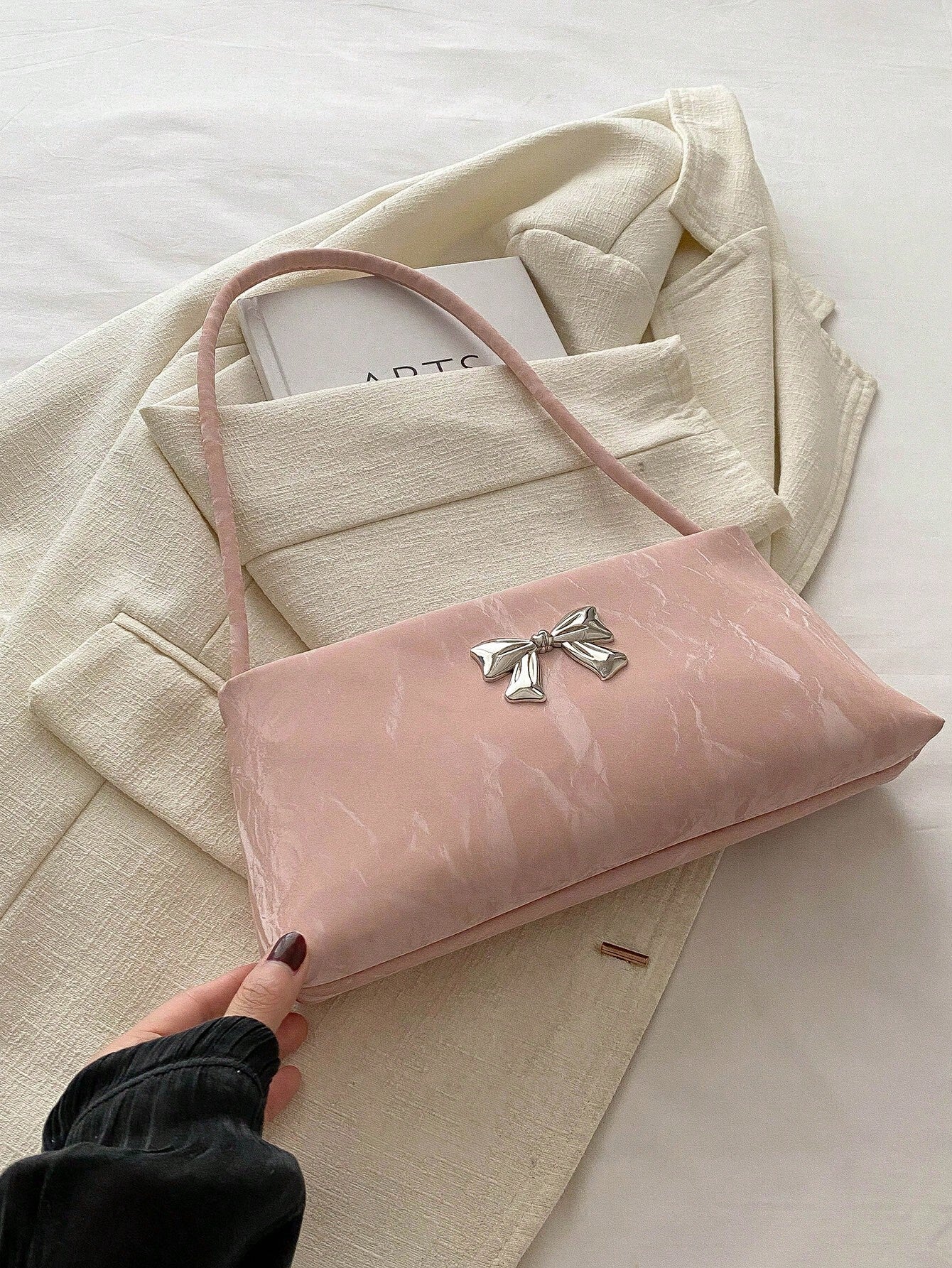 Fashionable Women's Shoulder Bag With Bow Decoration