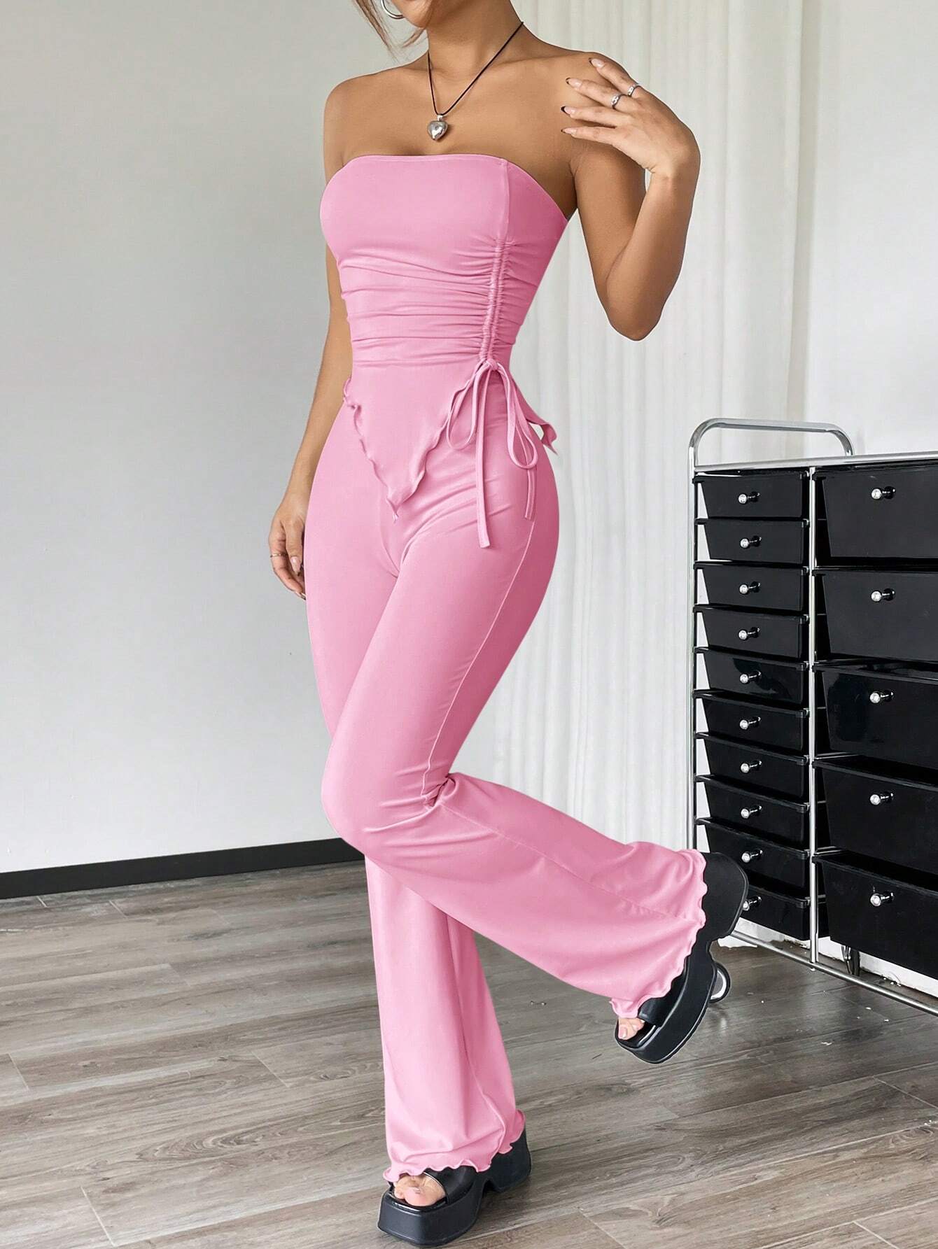 EZwear 2pcs Casual Solid Color Ruched Asymmetric Hem Tube Top And Flared Pants Set