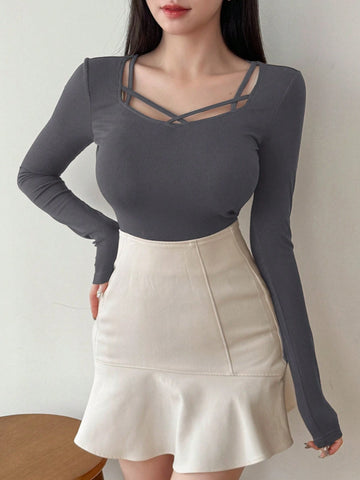 DAZY Women's Solid Color Simple Daily Crossed Strap Long Sleeve T-Shirt