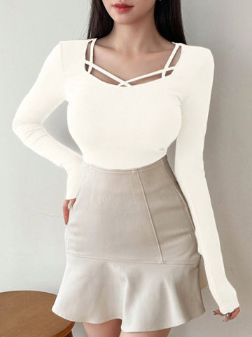 DAZY Women's Solid Color Simple Daily Crossed Strap Long Sleeve T-Shirt