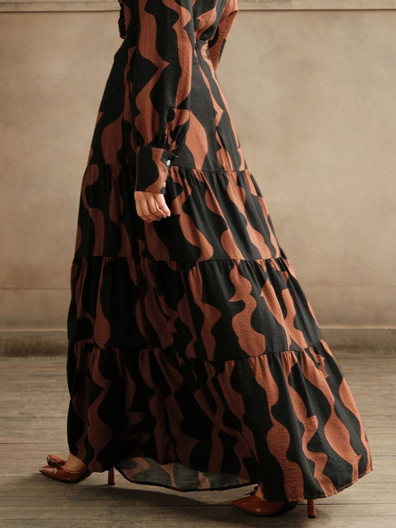 Anewsta Fashionable Geometric Print Coffee Brown Skirt With Personality Splicing And High Waist Design