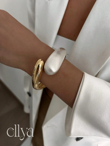 1pc Retro Minimalist Exaggerated Fashion Asymmetrical Metal Open Cuff Bracelet