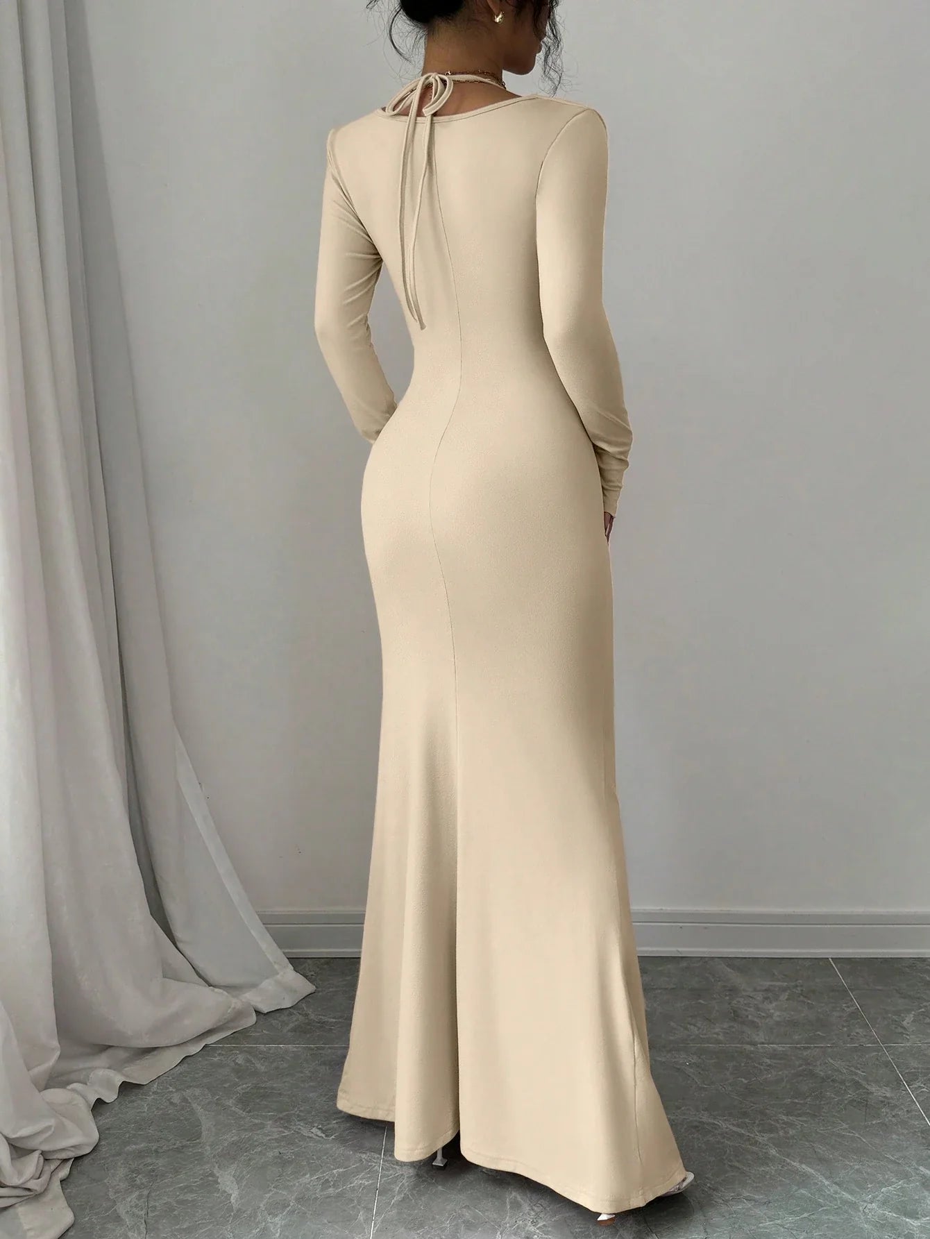 Elegant And Sexy Simple Suspender Tie Knot Hanging Neck Long Sleeved Mermaid Hem Tight Long Dress