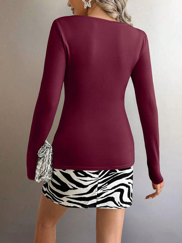 Clasi Women Elegant Solid-Color V-Neck 3D Floral Decor Fitted Long Sleeve T-Shirt