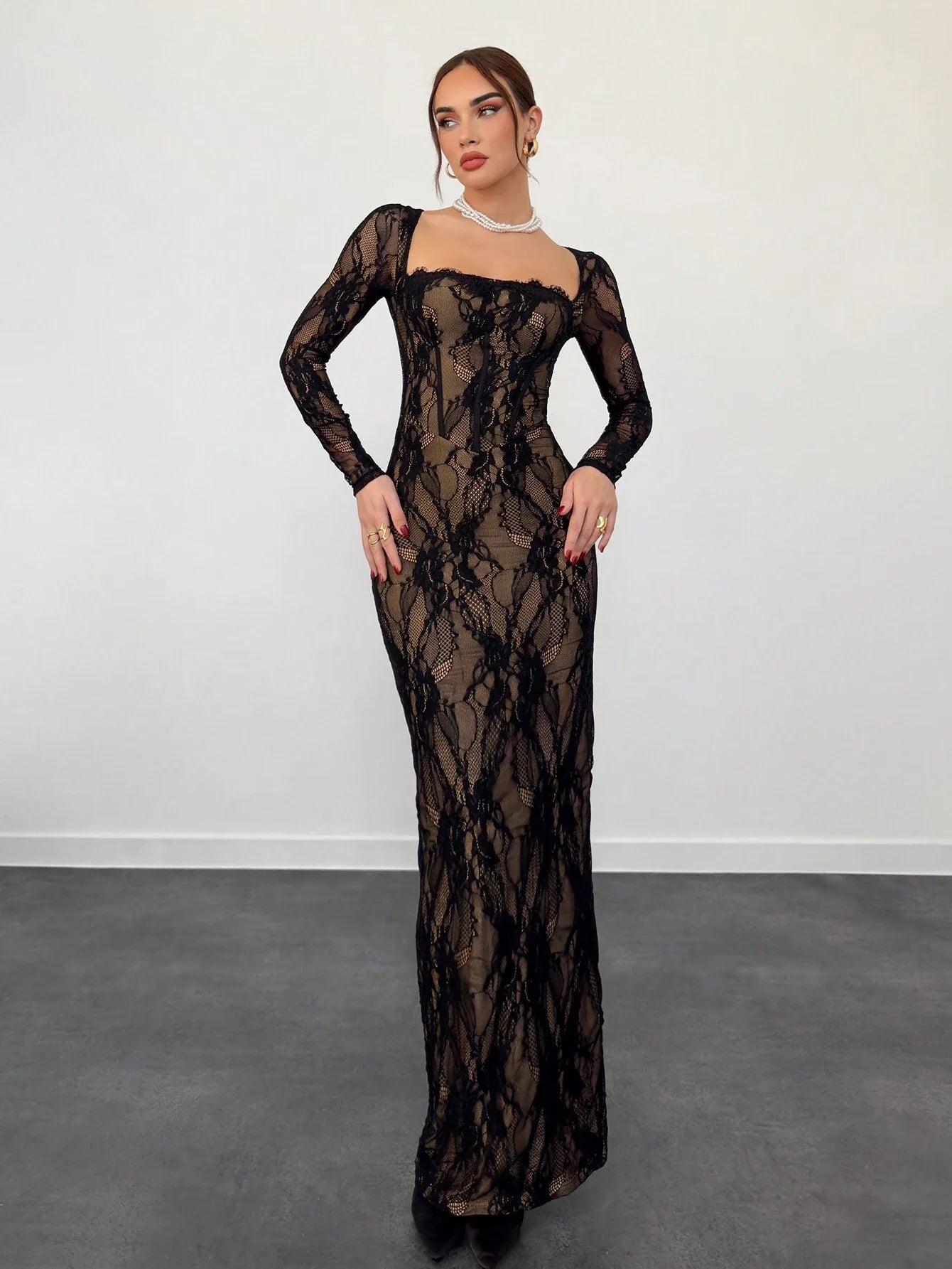 Sexy S-Shaped Lace Long Sleeve Cupped Corset Collar Slim Fitted Floor Length Dress