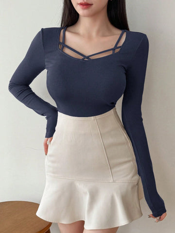 DAZY Women's Solid Color Simple Daily Crossed Strap Long Sleeve T-Shirt