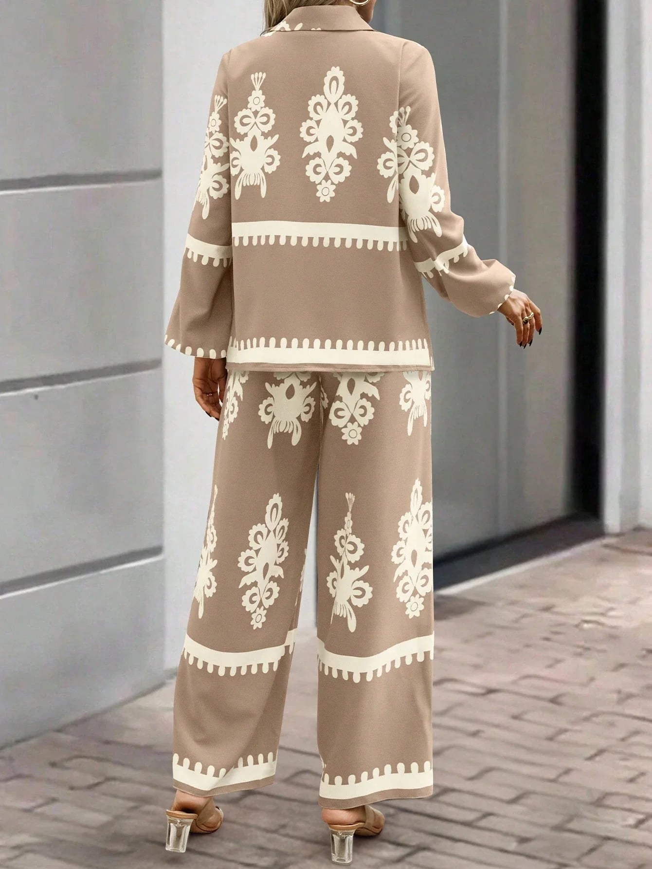 Clasi 2pcs Women's Random Print Front Button Long Sleeve Top And Pants