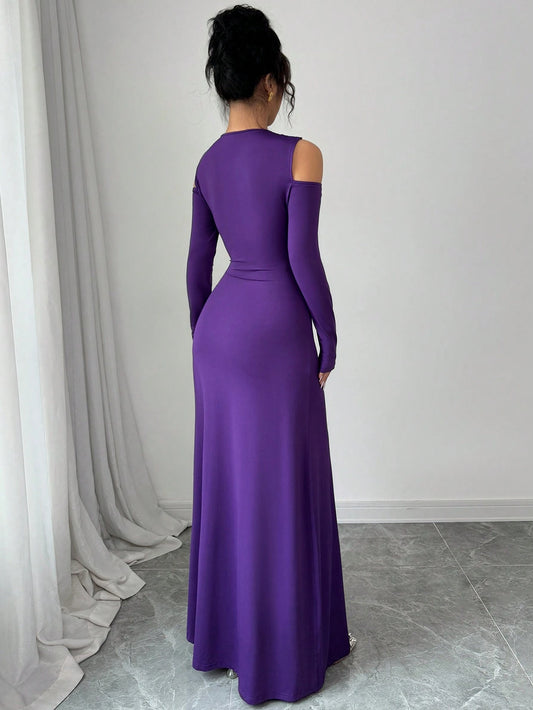 Modelyn Solid Color Off Shoulder Bodycon Front Twist Detailed Long Sleeve Dress